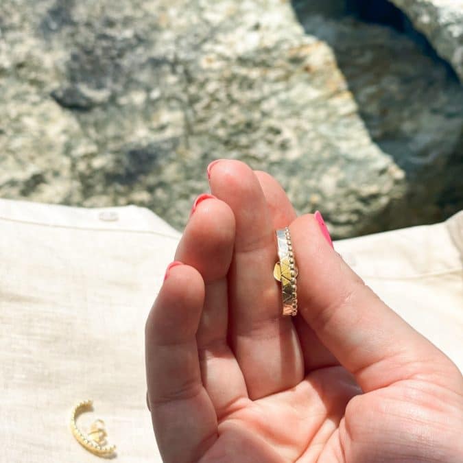 lemavie com br brinco earhook matelasse e dots no banho de ouro 18k 1