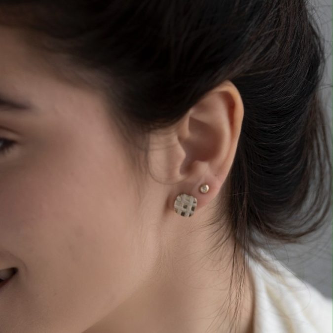 lemavie com br brinco bolinha zirconia 2mm no banho de ouro 18k 1