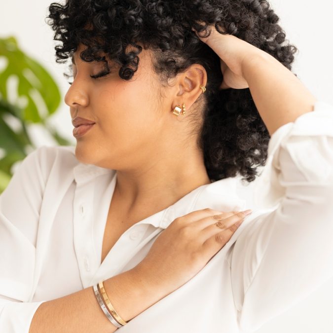 lemavie com br brinco argolinha lisa grossa no banho de ouro 18k 2